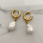 Baroque pearl earrings