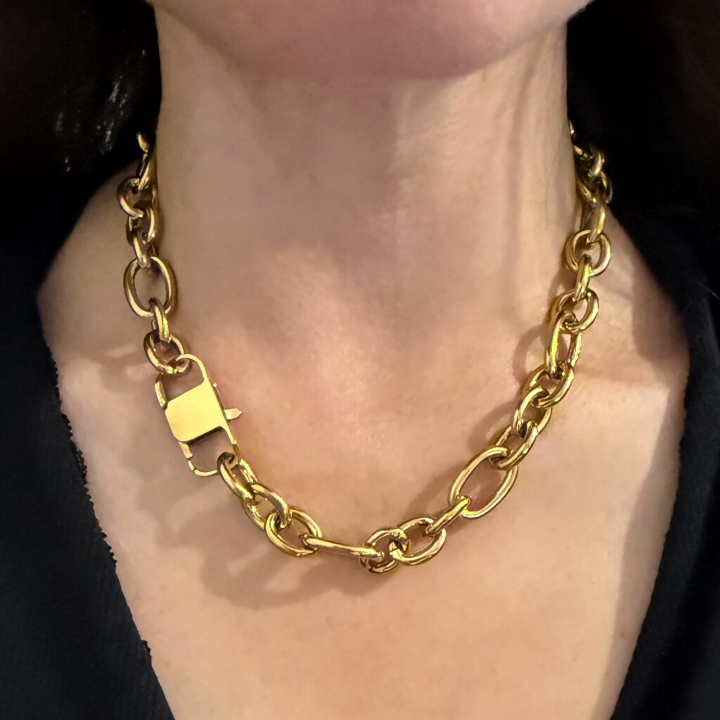 bold gold chain , new trendy jewllery , 90s style jewllery , chunky statement jewllery , y2k, greek designers