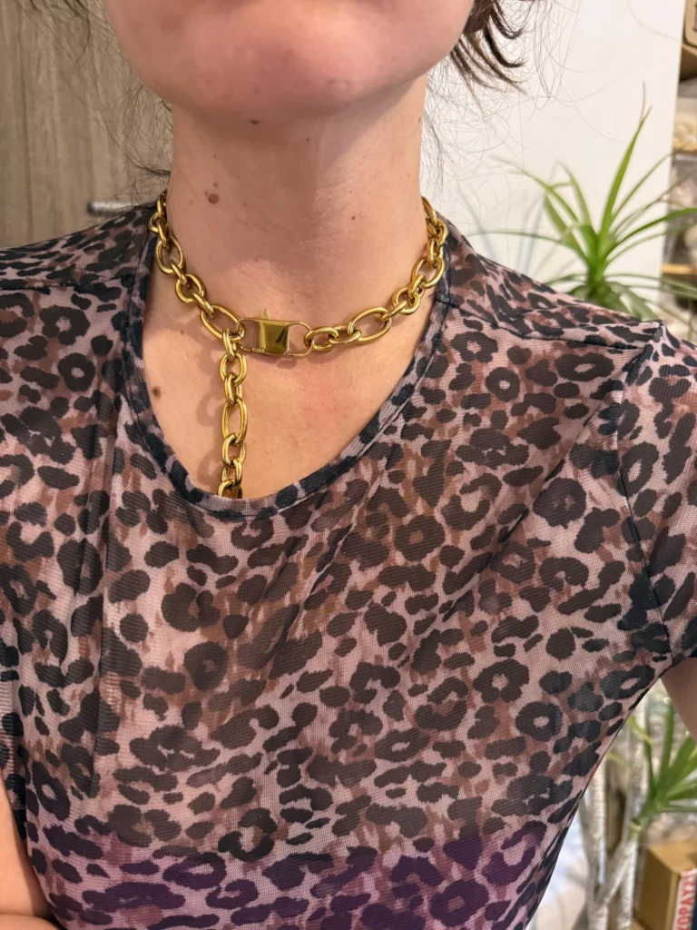 bold gold chain , new trendy jewllery , 90s style jewllery , chunky statement jewllery , y2k, greek designers